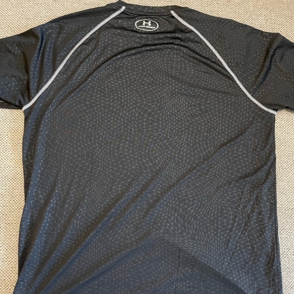 Under Armor T-Shirt - Picture 3 of 3